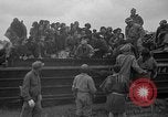 Immagine di Le truppe statunitensi internano i civili a Okinawa Okinawa isole Ryukyu, 1945, secondo 62 filmato di repertorio 65675052676