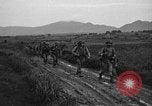 Standbild 7th Infantry Division Soldaten Kin Okinawa Ryukyu Inseln, 1945, aus Sekunde 16 historischem Filmmaterial Videoclip 65675052683