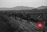 Standbild 7th Infantry Division Soldaten Kin Okinawa Ryukyu Inseln, 1945, aus Sekunde 20 historischem Filmmaterial Videoclip 65675052683