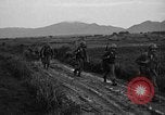 Standbild 7th Infantry Division Soldaten Kin Okinawa Ryukyu Inseln, 1945, aus Sekunde 23 historischem Filmmaterial Videoclip 65675052683
