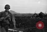 Standbild 7th Infantry Division Soldaten Kin Okinawa Ryukyu Inseln, 1945, aus Sekunde 55 historischem Filmmaterial Videoclip 65675052683