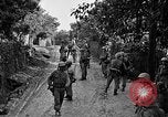 Standbild 7 Division Infanteristen Kin Okinawa Ryukyu Inseln, 1945, aus Sekunde 25 historischem Filmmaterial Videoclip 65675052685