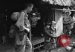 Standbild 7 Division Infanteristen Kin Okinawa Ryukyu Inseln, 1945, aus Sekunde 50 historischem Filmmaterial Videoclip 65675052685