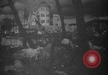 Standbild Japanische Team Umfragen Hiroshima Atombombe Schäden Hiroshima Japan, 1945, aus Sekunde 25 historischem Filmmaterial Videoclip 65675052703