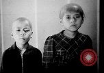 Standbild japanischen Patienten Hiroshima Japan, 1945, aus Sekunde 13 historischem Filmmaterial Videoclip 65675052708
