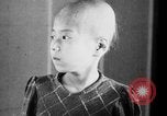 Standbild japanischen Patienten Hiroshima Japan, 1945, aus Sekunde 19 historischem Filmmaterial Videoclip 65675052708