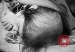 Standbild japanischen Patienten Hiroshima Japan, 1945, aus Sekunde 37 historischem Filmmaterial Videoclip 65675052708