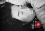 Standbild japanischen Patienten Hiroshima Japan, 1945, aus Sekunde 56 historischem Filmmaterial Videoclip 65675052708