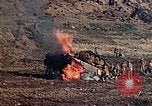 Standbild 1st Battalion 1 Marines Naha Okinawa Ryukyu Inseln, 1945, aus Sekunde 38 historischem Filmmaterial Videoclip 65675052726