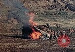 Standbild 1st Battalion 1 Marines Naha Okinawa Ryukyu Inseln, 1945, aus Sekunde 39 historischem Filmmaterial Videoclip 65675052726