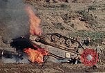 Standbild 1st Battalion 1 Marines Naha Okinawa Ryukyu Inseln, 1945, aus Sekunde 49 historischem Filmmaterial Videoclip 65675052726
