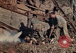 Standbild 1st Battalion 1 Marines Naha Okinawa Ryukyu Inseln, 1945, aus Sekunde 52 historischem Filmmaterial Videoclip 65675052726