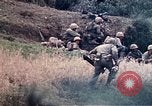 Image 1er Bataillon 1ère marines Naha Okinawa îles Ryukyu, 1945, de la seconde 38 séquences d'archives historiques vidéo 65675052727