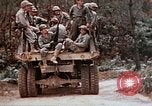 Immagine di 1° Reggimento Marine Deragawa Okinawa isole Ryukyu, 1945, secondo 52 filmato di repertorio 65675052728