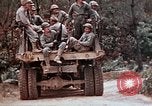 Immagine di 1° Reggimento Marine Deragawa Okinawa isole Ryukyu, 1945, secondo 54 filmato di repertorio 65675052728