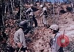 Image 1er Régiment de Marines Deragawa Okinawa îles Ryukyu, 1945, de la seconde 13 séquences d'archives historiques vidéo 65675052730