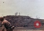 Standbild 3 Bataillon 1 Marines Yasusu Dorf Okinawa Ryukyu Inseln, 1945, aus Sekunde 3 historischem Filmmaterial Videoclip 65675052733