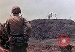 Standbild 3 Bataillon 1 Marines Yasusu Dorf Okinawa Ryukyu Inseln, 1945, aus Sekunde 8 historischem Filmmaterial Videoclip 65675052733