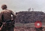 Standbild 3 Bataillon 1 Marines Yasusu Dorf Okinawa Ryukyu Inseln, 1945, aus Sekunde 9 historischem Filmmaterial Videoclip 65675052733