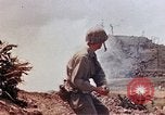 Standbild 3 Bataillon 1 Marines Yasusu Dorf Okinawa Ryukyu Inseln, 1945, aus Sekunde 25 historischem Filmmaterial Videoclip 65675052733