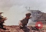 Standbild 3 Bataillon 1 Marines Yasusu Dorf Okinawa Ryukyu Inseln, 1945, aus Sekunde 26 historischem Filmmaterial Videoclip 65675052733