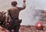 Standbild 3 Bataillon 1 Marines Yasusu Dorf Okinawa Ryukyu Inseln, 1945, aus Sekunde 31 historischem Filmmaterial Videoclip 65675052733