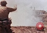 Standbild 3 Bataillon 1 Marines Yasusu Dorf Okinawa Ryukyu Inseln, 1945, aus Sekunde 32 historischem Filmmaterial Videoclip 65675052733