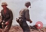 Standbild 3 Bataillon 1 Marines Yasusu Dorf Okinawa Ryukyu Inseln, 1945, aus Sekunde 41 historischem Filmmaterial Videoclip 65675052733
