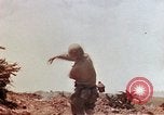 Standbild 3 Bataillon 1 Marines Yasusu Dorf Okinawa Ryukyu Inseln, 1945, aus Sekunde 45 historischem Filmmaterial Videoclip 65675052733