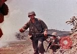 Standbild 3 Bataillon 1 Marines Yasusu Dorf Okinawa Ryukyu Inseln, 1945, aus Sekunde 50 historischem Filmmaterial Videoclip 65675052733
