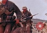 Standbild 3 Bataillon 1 Marines Yasusu Dorf Okinawa Ryukyu Inseln, 1945, aus Sekunde 57 historischem Filmmaterial Videoclip 65675052733