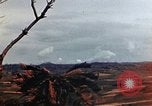 Standbild weißer Phosphor Explosionen Yasusu Dorf Okinawa Ryukyu Inseln, 1945, aus Sekunde 6 historischem Filmmaterial Videoclip 65675052734
