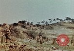 Image 3e bataillon du 7e Régiment de Marines Okinawa îles Ryukyu, 1945, de la seconde 11 séquences d'archives historiques vidéo 65675052735