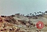 Image 3e bataillon du 7e Régiment de Marines Okinawa îles Ryukyu, 1945, de la seconde 24 séquences d'archives historiques vidéo 65675052735