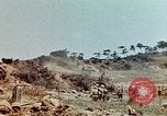 Image 3e bataillon du 7e Régiment de Marines Okinawa îles Ryukyu, 1945, de la seconde 25 séquences d'archives historiques vidéo 65675052735