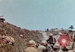 Image 3e bataillon du 7e Régiment de Marines Okinawa îles Ryukyu, 1945, de la seconde 46 séquences d'archives historiques vidéo 65675052735
