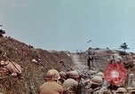 Image 3e bataillon du 7e Régiment de Marines Okinawa îles Ryukyu, 1945, de la seconde 54 séquences d'archives historiques vidéo 65675052735