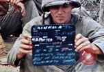 Image 3e bataillon du 7e Régiment de Marines Okinawa îles Ryukyu, 1945, de la seconde 8 séquences d'archives historiques vidéo 65675052736