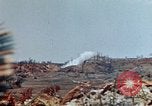 Image 3e bataillon du 7e Régiment de Marines Okinawa îles Ryukyu, 1945, de la seconde 17 séquences d'archives historiques vidéo 65675052736