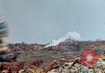 Image 3e bataillon du 7e Régiment de Marines Okinawa îles Ryukyu, 1945, de la seconde 22 séquences d'archives historiques vidéo 65675052736