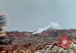 Image 3e bataillon du 7e Régiment de Marines Okinawa îles Ryukyu, 1945, de la seconde 23 séquences d'archives historiques vidéo 65675052736