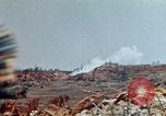Image 3e bataillon du 7e Régiment de Marines Okinawa îles Ryukyu, 1945, de la seconde 26 séquences d'archives historiques vidéo 65675052736