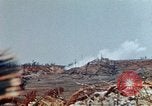 Image 3e bataillon du 7e Régiment de Marines Okinawa îles Ryukyu, 1945, de la seconde 30 séquences d'archives historiques vidéo 65675052736