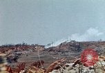 Image 3e bataillon du 7e Régiment de Marines Okinawa îles Ryukyu, 1945, de la seconde 31 séquences d'archives historiques vidéo 65675052736