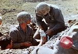 Image 3e bataillon du 7e Régiment de Marines Okinawa îles Ryukyu, 1945, de la seconde 41 séquences d'archives historiques vidéo 65675052737