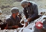 Image 3e bataillon du 7e Régiment de Marines Okinawa îles Ryukyu, 1945, de la seconde 42 séquences d'archives historiques vidéo 65675052737