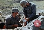Image 3e bataillon du 7e Régiment de Marines Okinawa îles Ryukyu, 1945, de la seconde 44 séquences d'archives historiques vidéo 65675052737