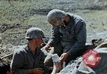 Image 3e bataillon du 7e Régiment de Marines Okinawa îles Ryukyu, 1945, de la seconde 48 séquences d'archives historiques vidéo 65675052737