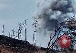 Image explosions Okinawa îles Ryukyu, 1945, de la seconde 17 séquences d'archives historiques vidéo 65675052738
