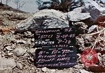 Standbild Marines der B-Company 1rd Battalion 7th Regiment Okinawa Ryukyu Inseln, 1945, aus Sekunde 4 historischem Filmmaterial Videoclip 65675052739